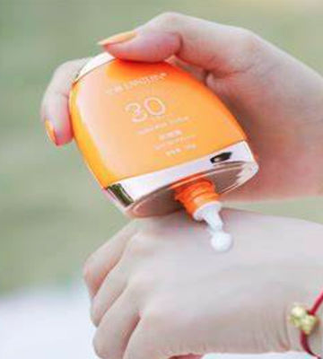 Homosalate CAS 118-56-9 Uv Light Absorber Protects Skin From UVB Damage Used In Sunscreen